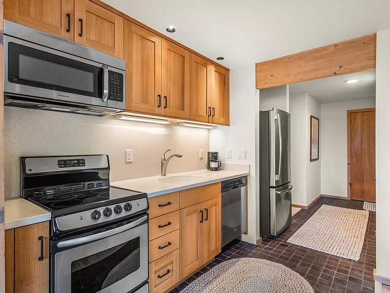 28 Larkspur Ln — Photo 31