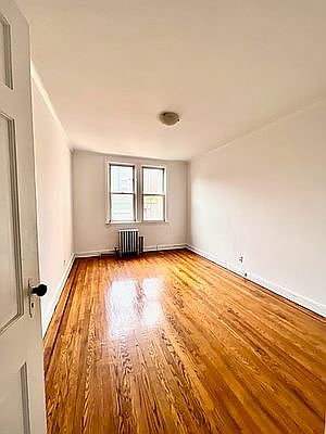 2nd image of 23-90 32nd St #2