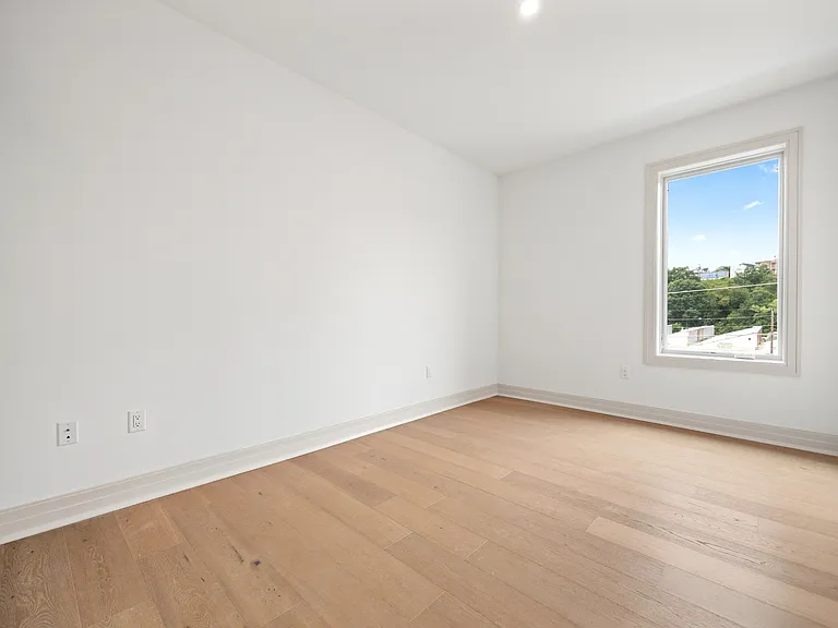 921 Madison St #508 — Photo 16