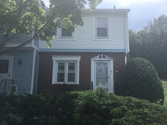 4th image of 401 Williamsburg Dr