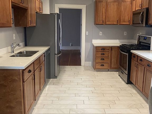 2nd image of 2220 2nd St NE #222001