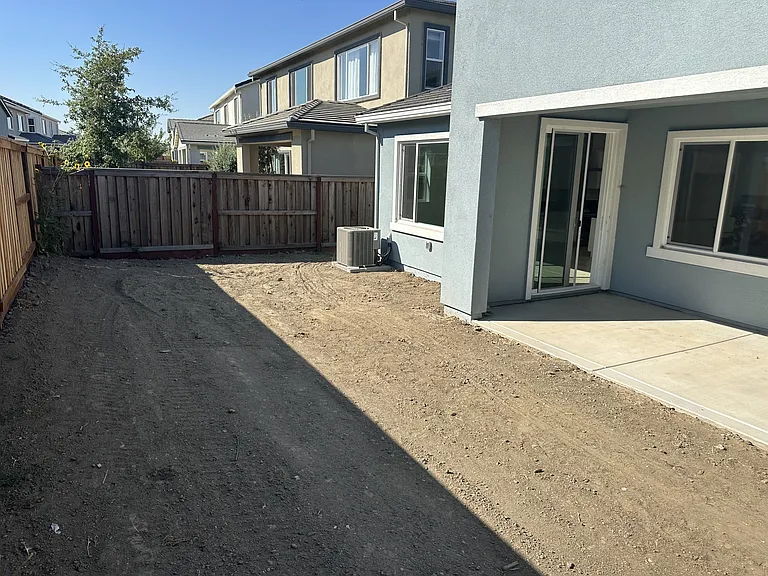 2779 Mulholland Dr — Photo 48