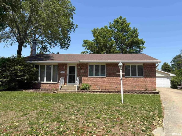 2405 Eastview Dr, Springfield, IL 62702