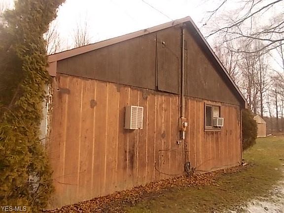 4th image of 11147 Middle Ave