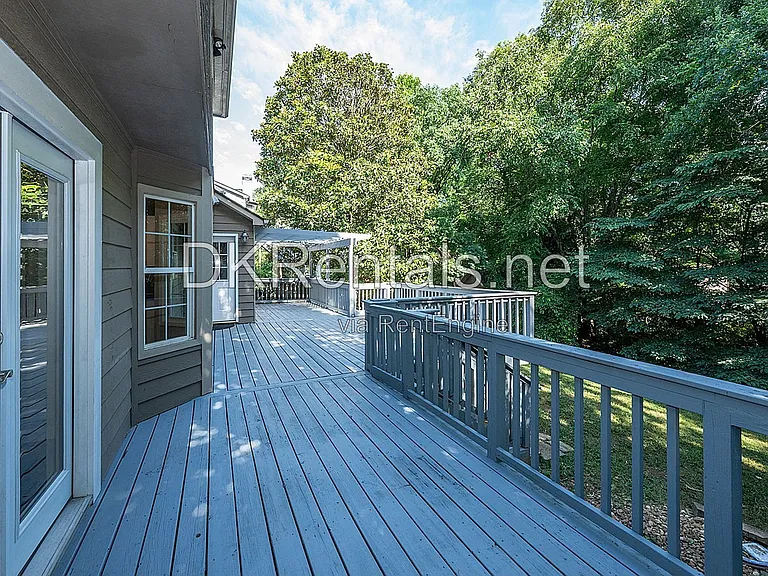 114 Eagle Glen Dr — Photo 17