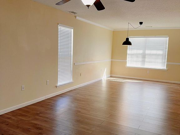 4th image of 200 Standing Pine Cir