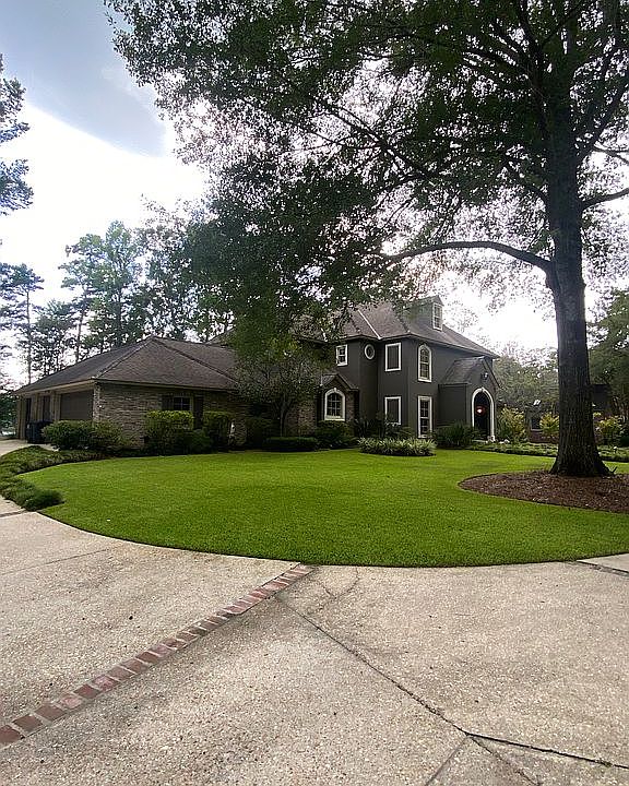 2nd image of 18936 Lake Harbour Ave