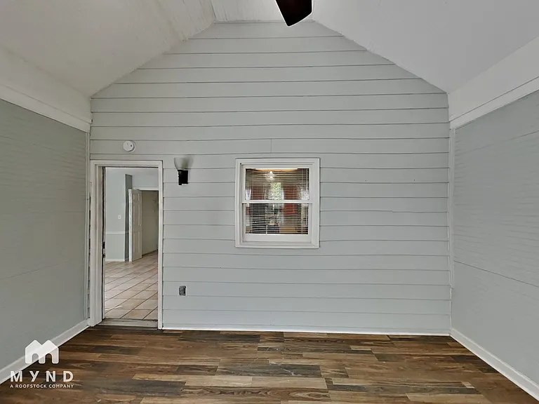 1728 Russet Woods Ln — Photo 11