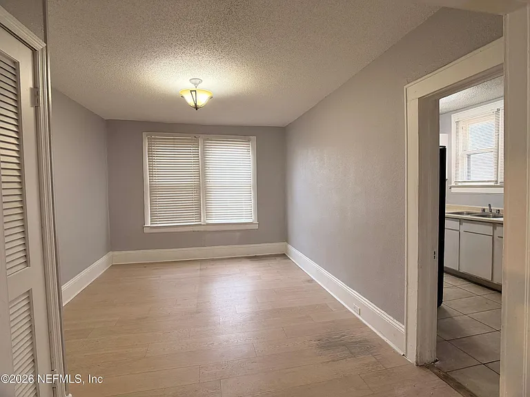 511 Ivy St — Photo 5