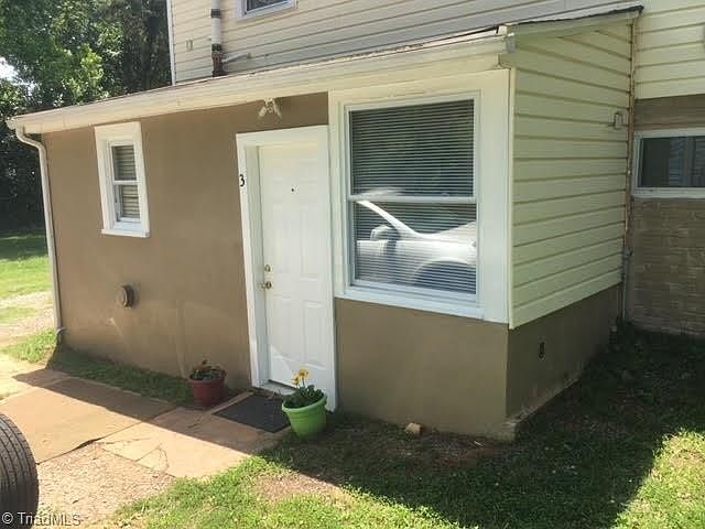 1st image of 901 Uhles St #3
