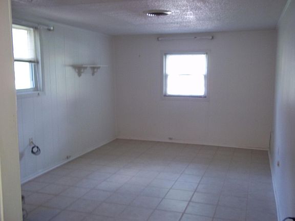 5th image of 7615 Amhurst Dr