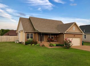 828 N Palmers Chapel Rd, White House, TN 37188