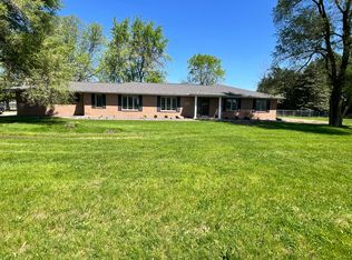 1506 Rhodes Ln, Bloomington, IL 61704