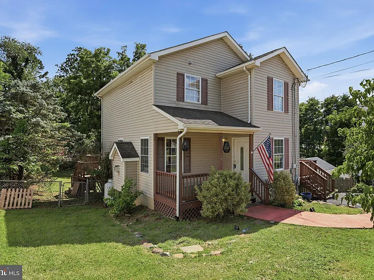 19 Fairview Ave — Photo 3