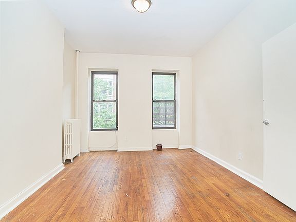 3rd image of 207 W 80th St APT 3A