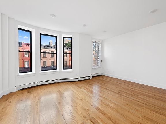 2nd image of 510 Manhattan Ave #4F