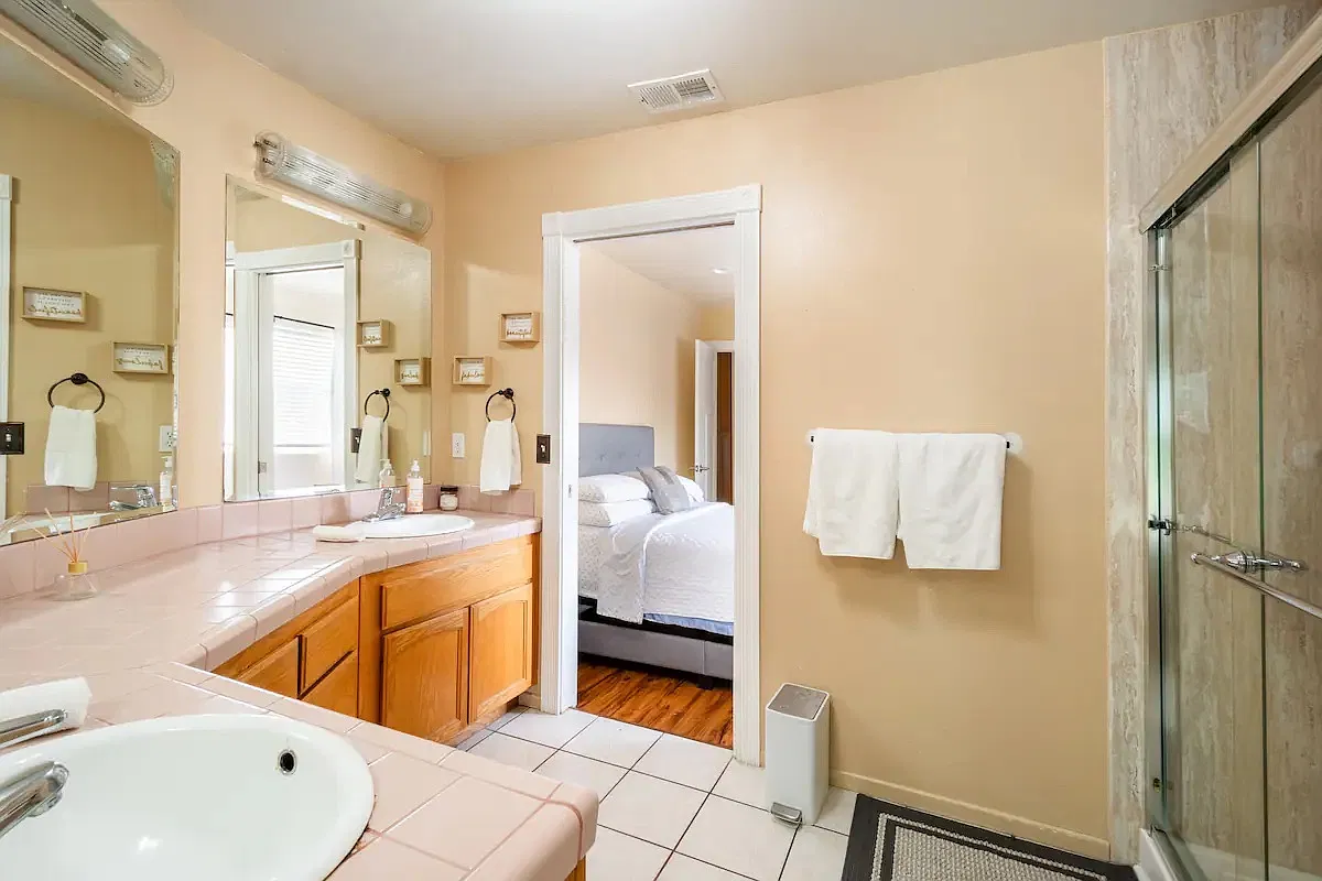 1 bed, 2000 sqft, $1,750 — Photo 1