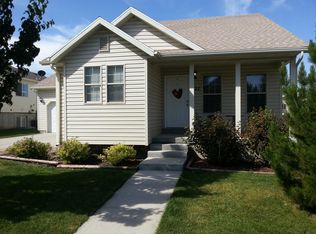 327 W Candellaria Dr, Tooele, UT 84074