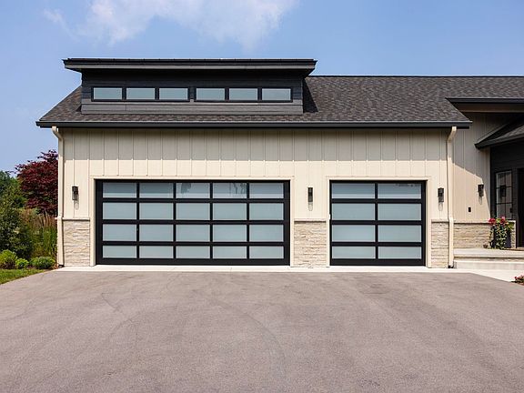 5th image of 15877 Waters Edge Dr