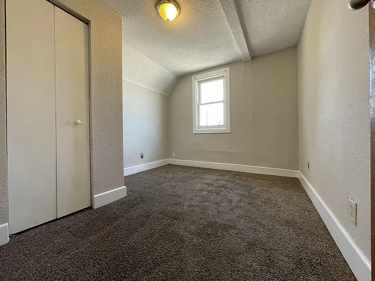 2113 5th St NE #2 — Photo 10
