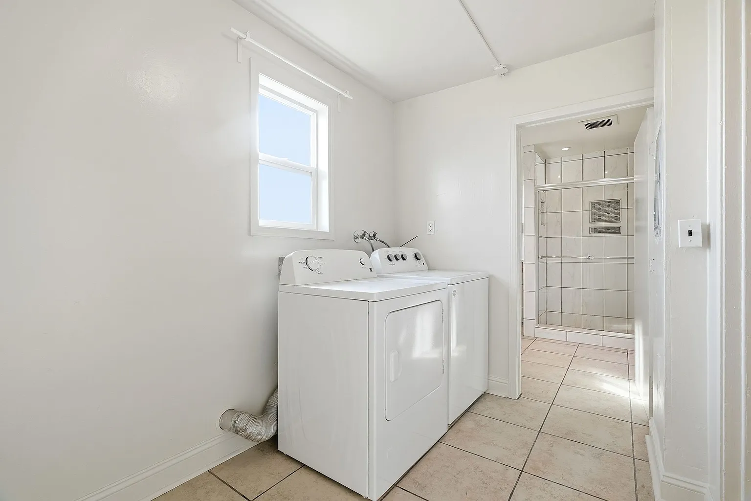 1832 Linden St photo 1