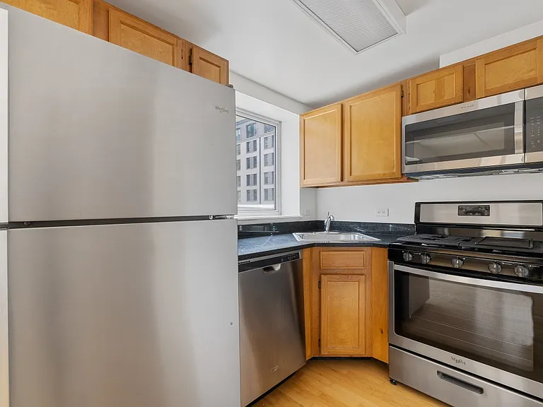 63 Schermerhorn St #6D — Photo 3