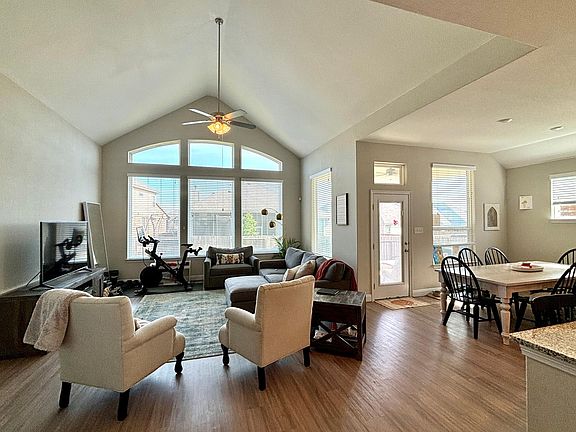 4th image of 107 Tiltwood Ct