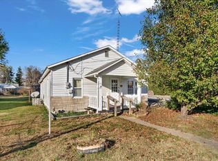 403 W 3rd St, Patoka, IN 47666