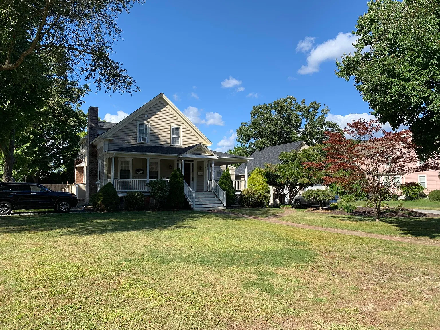 49 Woodlawn Ave — Photo 4