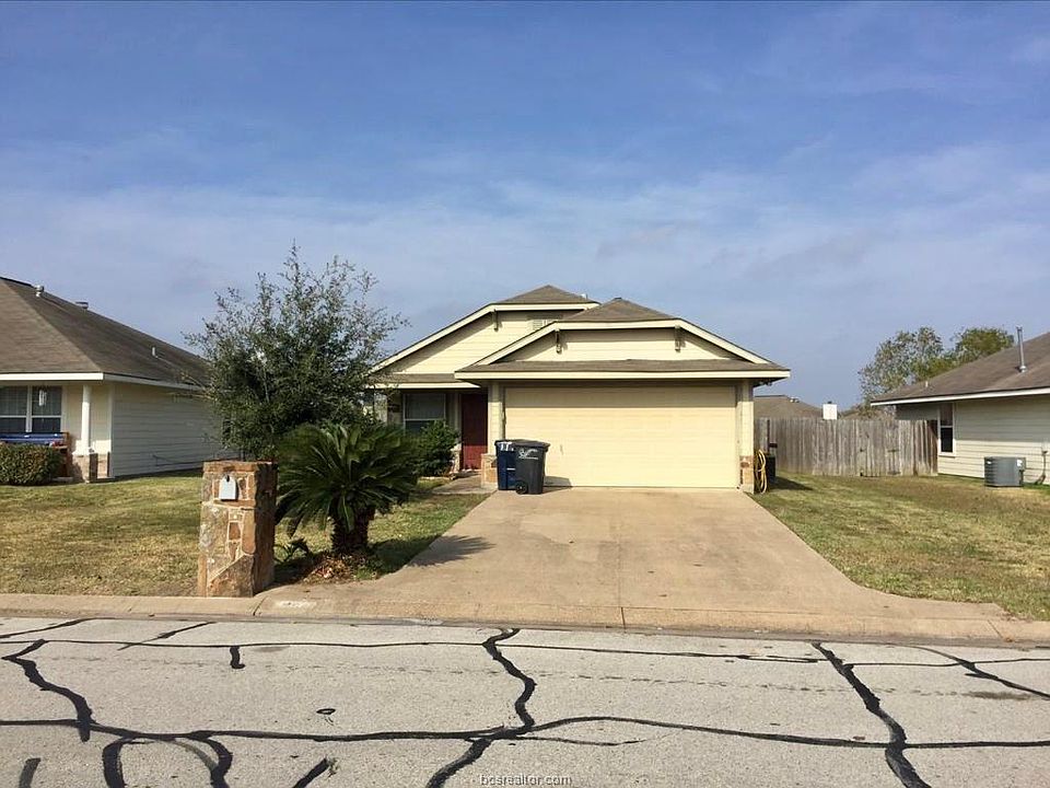 1st image of 907 Windmeadows Dr