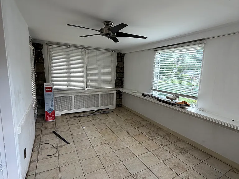 302 Shadeland Ave — Photo 7