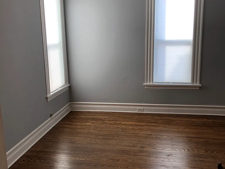 118-120 W Gibson St — Photo 5