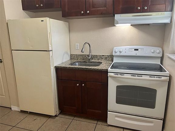 4th image of 1799 Russell St S APT 2