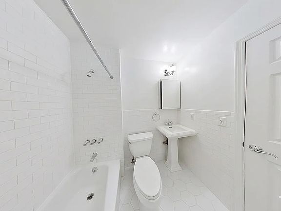 5th image of 322 W 14th St APT 4D