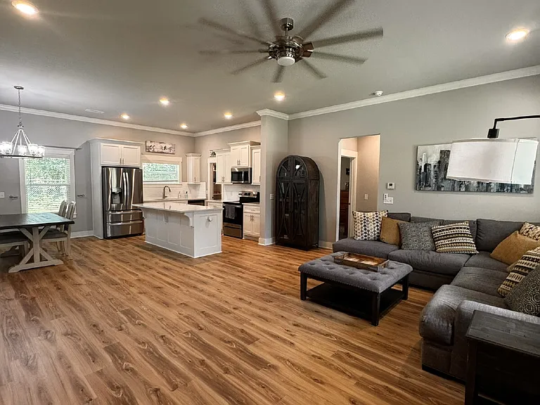 12 Hobkirk Dr — Photo 2