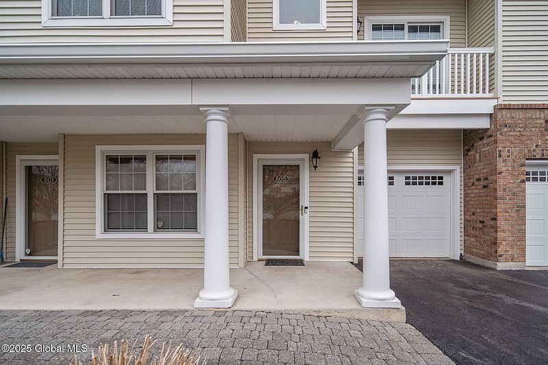2nd image of 805 Vly Pointe Drive