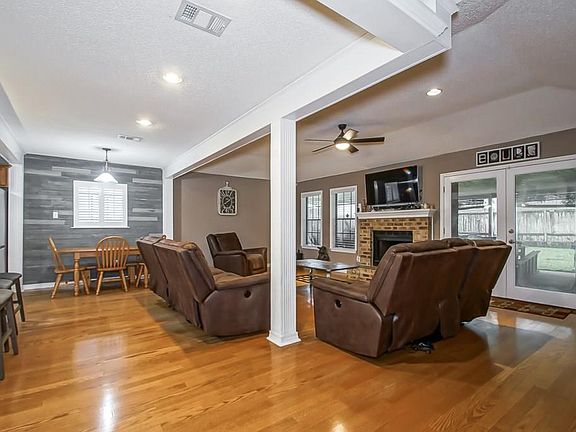 4th image of 2720 Elm Lawn Dr