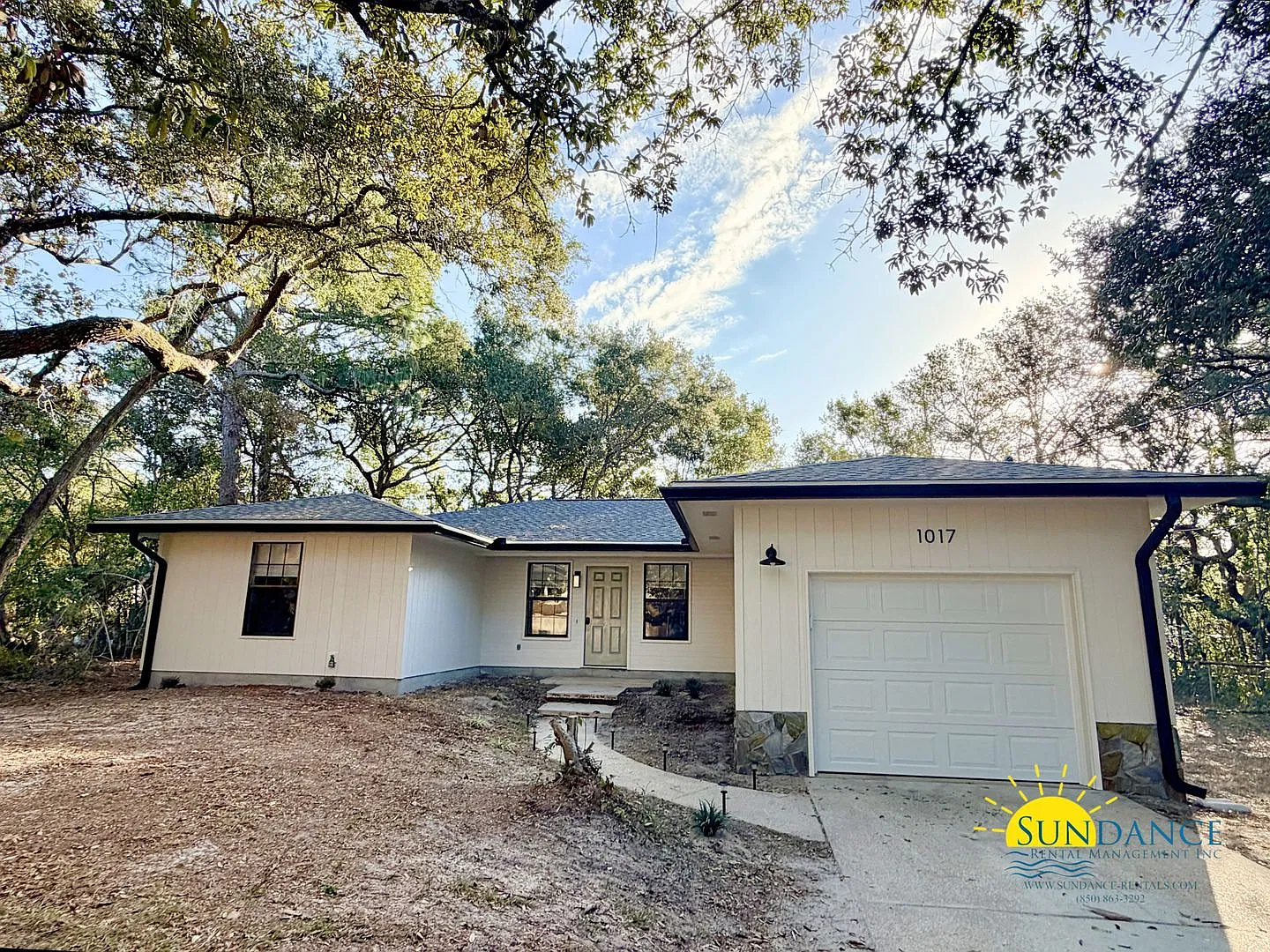 Newly Renovated 3 Bedroom Home in Mary Esther! — Photo 1