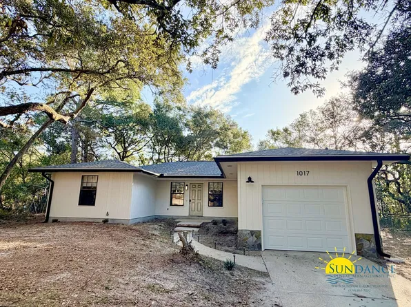 1017 Pinetree Rd, Mary Esther, FL 32569