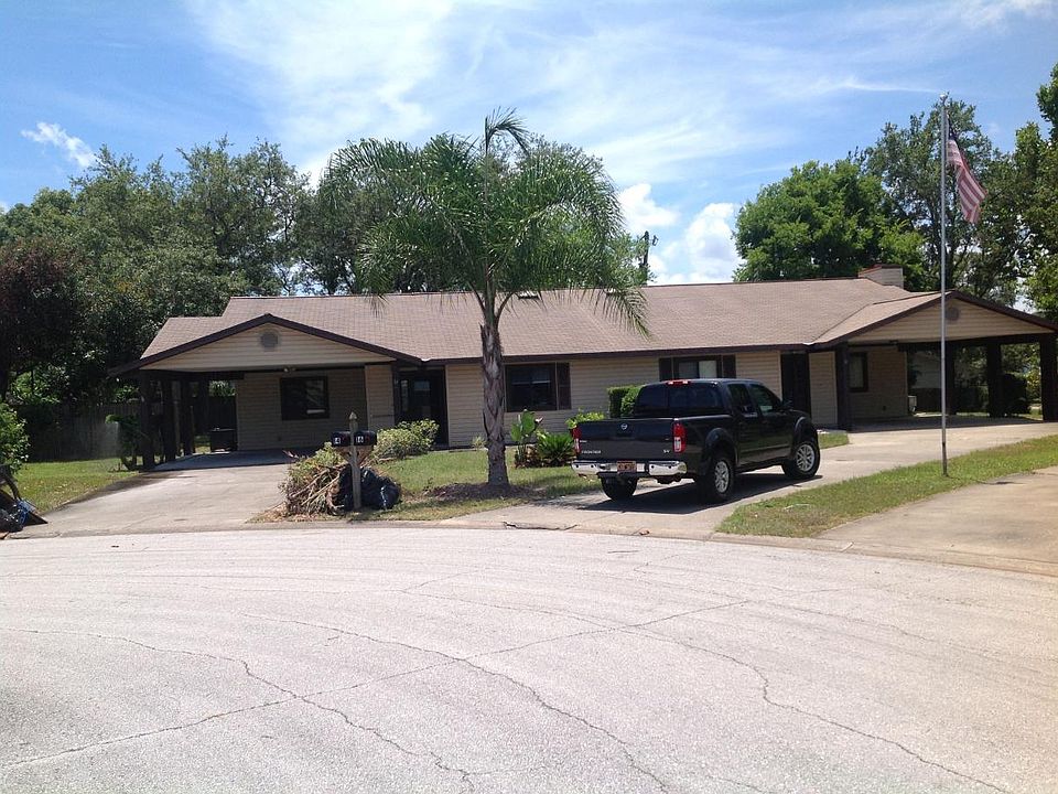 1st image of 14 Woodlands Cir