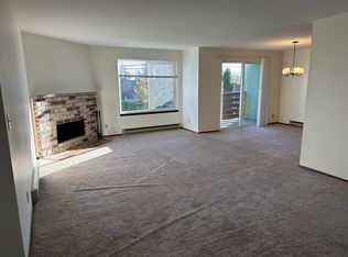 300 NW 80th St #4, Seattle, WA 98117