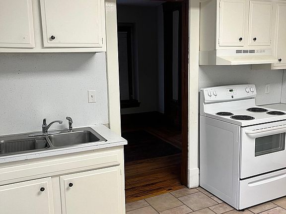 4th image of 1304 S Westnedge Ave #1