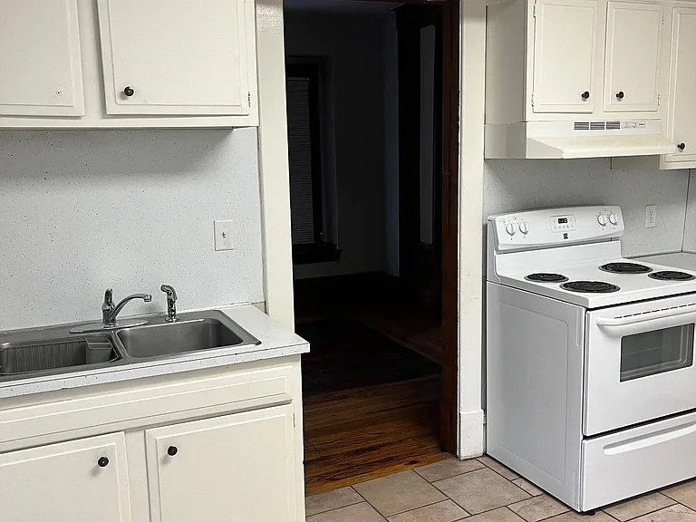 1304 S Westnedge Ave #1 — Photo 4