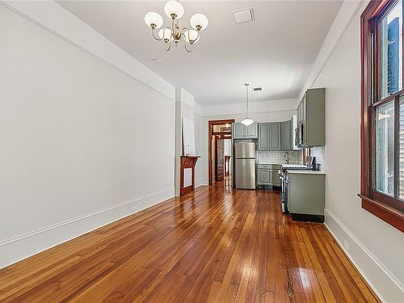 3rd image of 2766 Orchid St