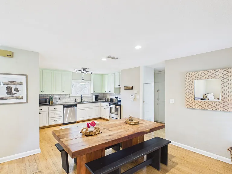 510 S Olive St — Photo 14