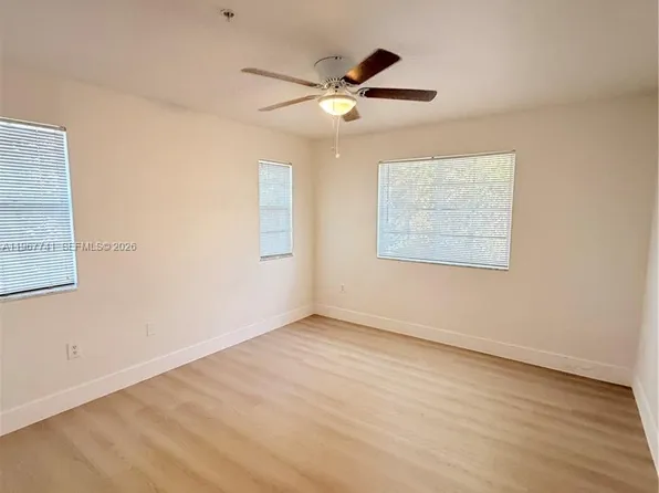 11165 SW 6th St APT 302, Hollywood, FL 33025