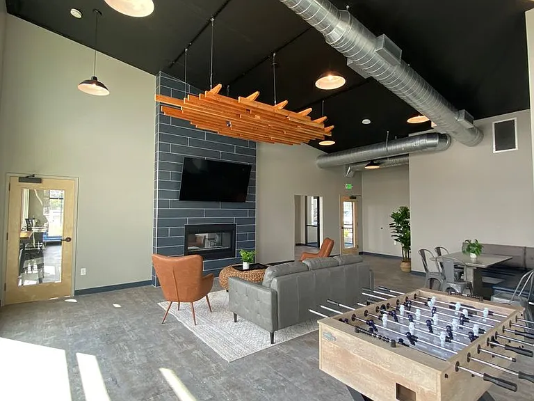 200 Canyon Pkwy — Photo 24
