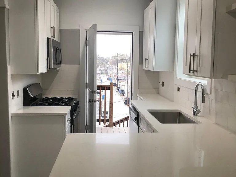 5034 N Washtenaw Ave — Photo 30