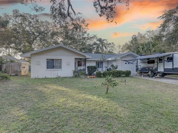 4918 Woodland Dr, Saint Petersburg, FL 33708