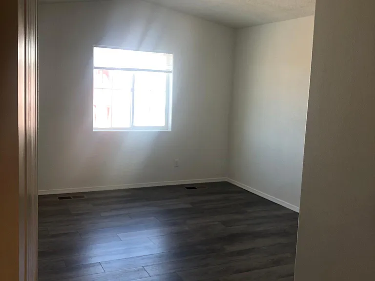 900 Chelwood Park Blvd NE — Photo 10